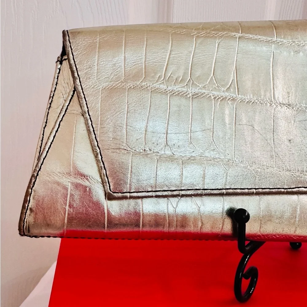 KENNETH COLE ~ Women's gold/silver embossed magnetic closure clutch bag